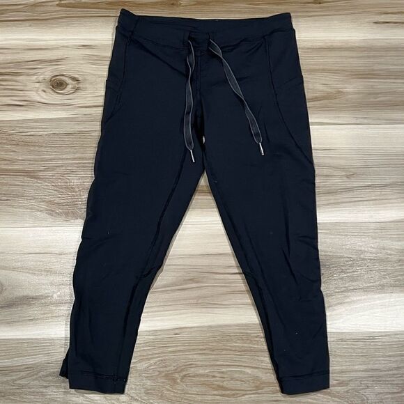 Lululemon Cropped Black Leggings Joggers Women’s 4 - Picture 1 of 4